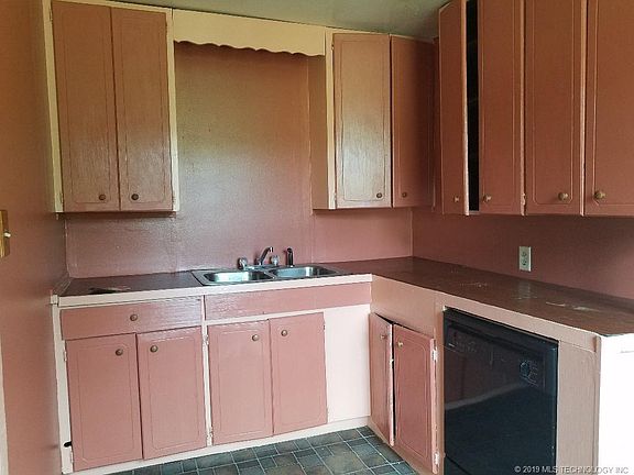 5th image of 2756 N B St