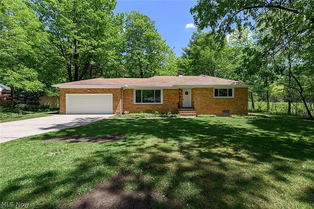 7359 Hickory Ln, Seven Hills, OH 44131 | Zillow
