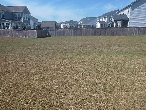 4th image of 135 Long Trail Way