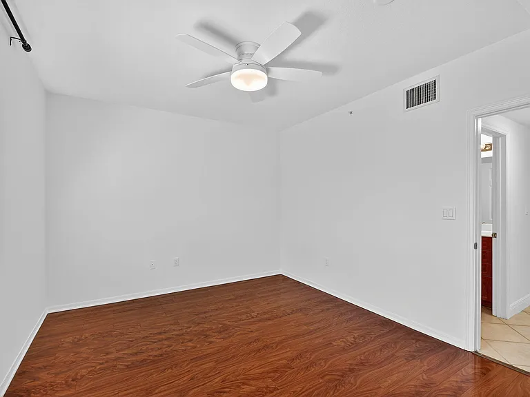 6511 Emerald Dunes Dr #304 — Photo 39