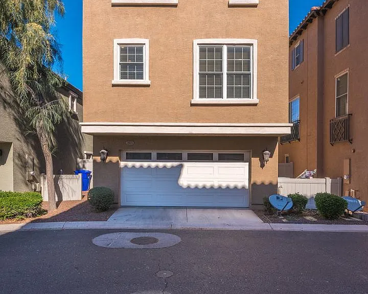 1628 E Canyon Creek Dr — Photo 2
