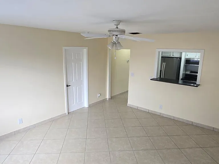 105 S Riverside Dr #402 — Photo 14