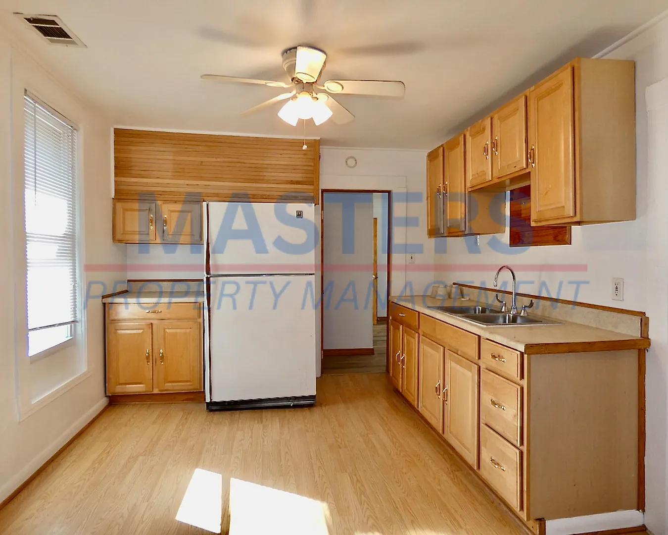 1026 Oakwood Ave — Photo 3