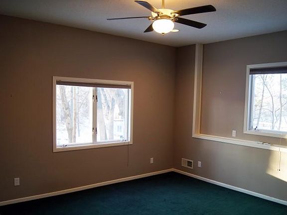 large bedroom, ceiling fan; large walk-in closet