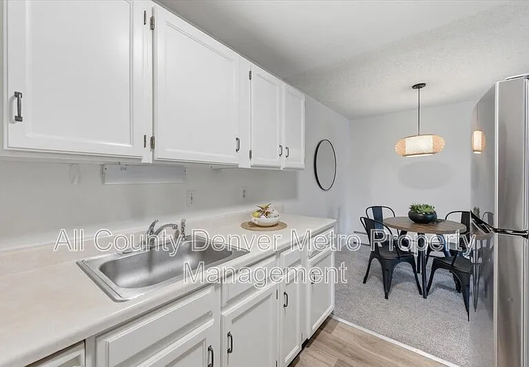 1400 Golden Cir #306 — Photo 11