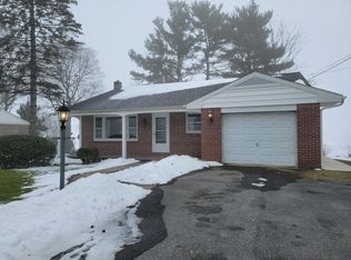 52 Hellers Church Rd, Leola, PA 17540