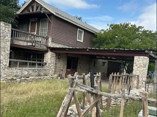 1485 Lopez Ln., Fort McKavett, TX 76841