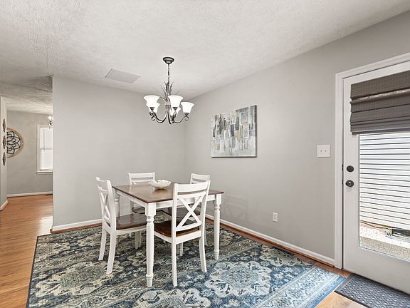 3rd image of 285 Rosemont Gdn APT C