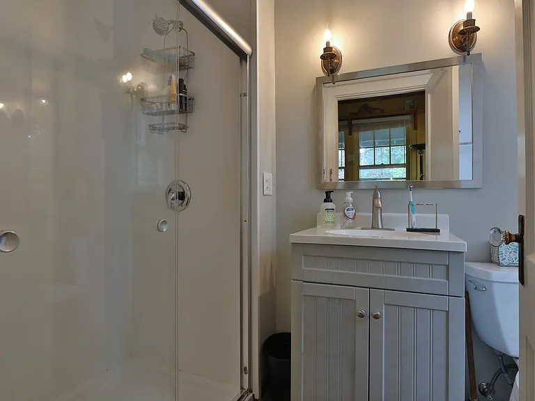 2120 Iuka Ave — Photo 1