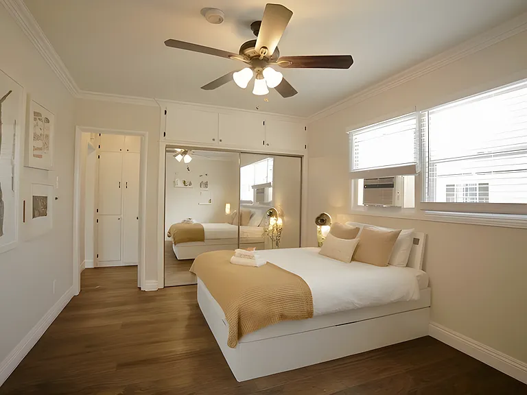 4327 Clinton St #4 — Photo 5