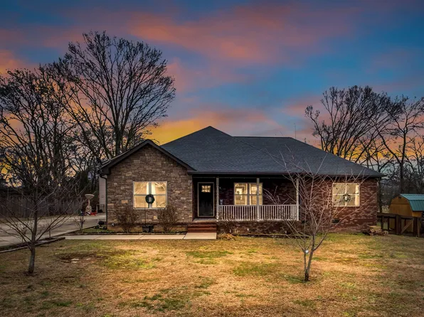 100 Mockingbird Ln, Hartsville, TN 37074