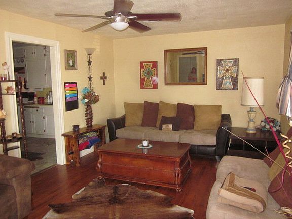 2nd image of 1009 N Main Ave