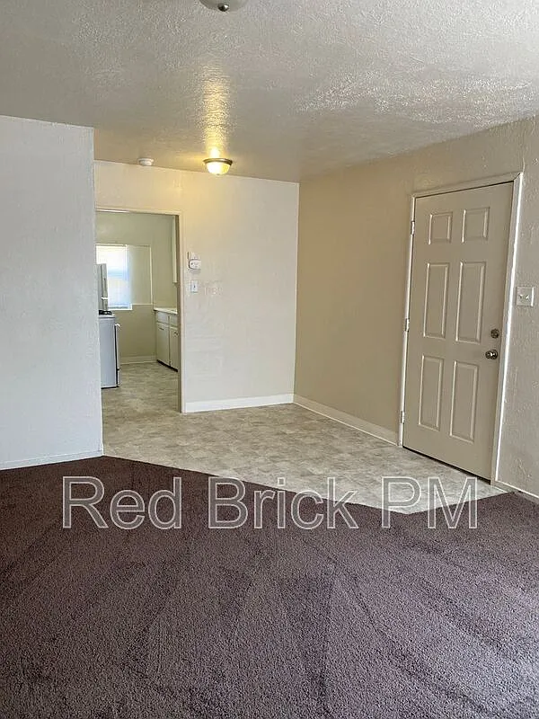 1 bed, 1.0 bath, 620 sqft, $1,000 — Photo 3
