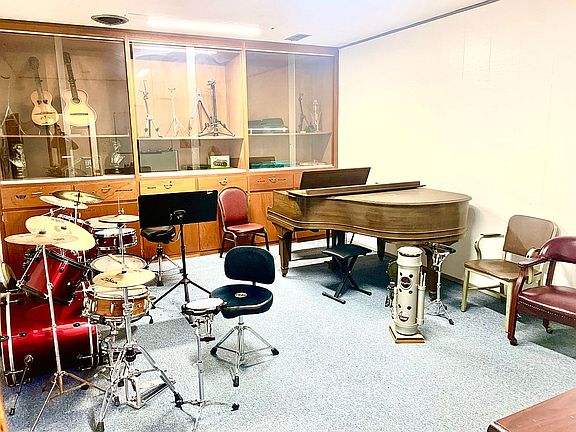 Large music room