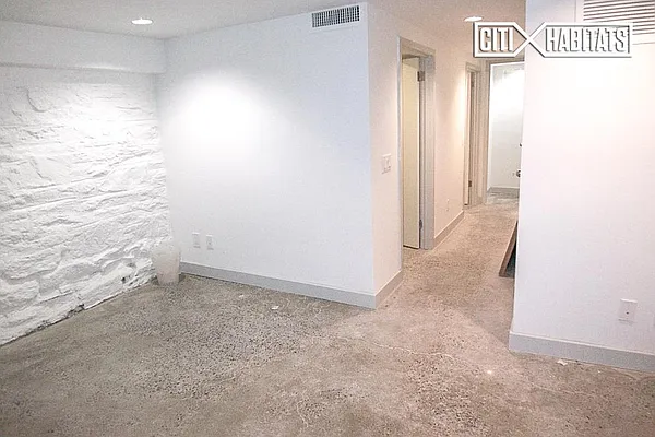 Rented by Citi Habitats | media 39