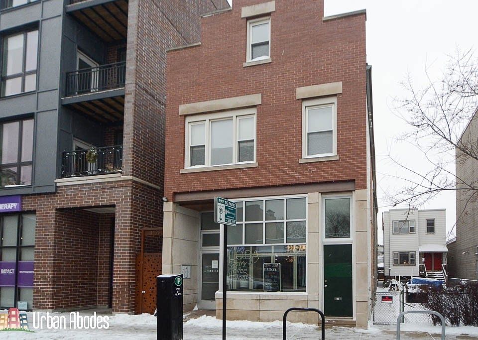 1st image of 3422 N Lincoln Ave #2