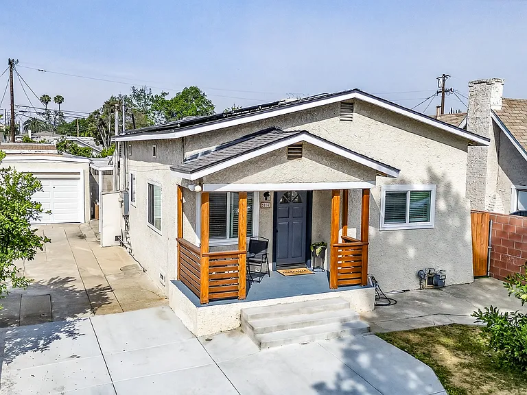 2037 S 3rd St — Photo 1