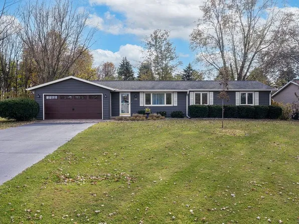 308 S Church Ct, Dakota, IL 61018