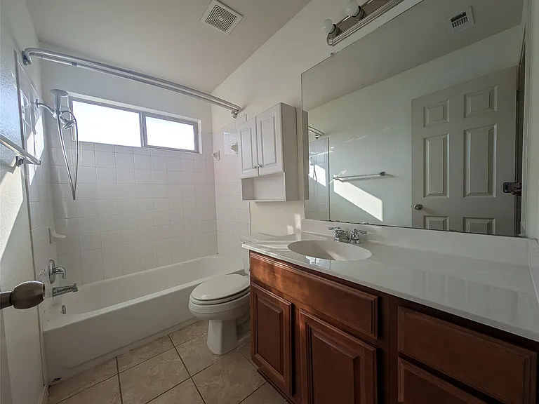 1602 Westmeadow Trl — Photo 25