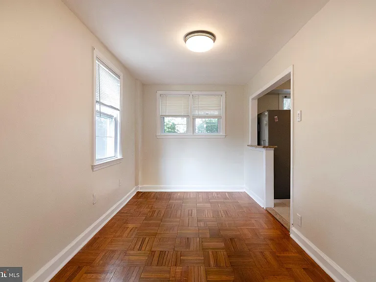 526 Michell St — Photo 10