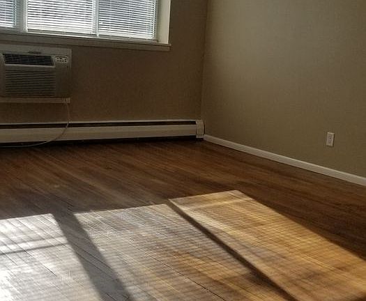 3rd image of 2440 Fairfield Ave #203
