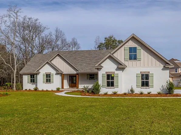 219 Harbor Point Dr, Brunswick, GA 31523