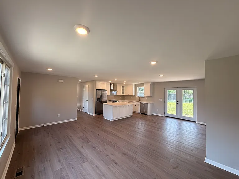110 Cheryl Ct — Photo 8