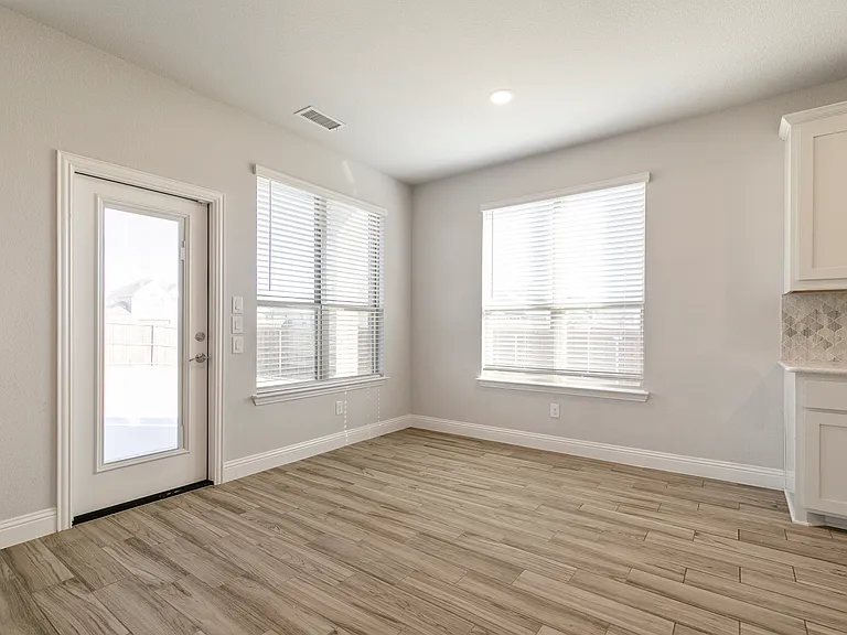 1113 Granger Dr — Photo 17
