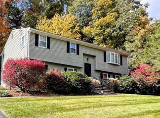 52 Framingham Rd, Southborough, MA 01772