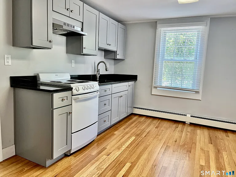 71 Norwich Ave — Photo 7