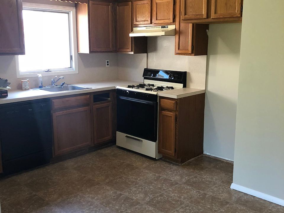 1st image of 645 Yetman Ave
