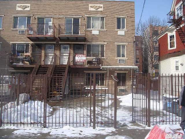 1st image of 2597 Grand Ave