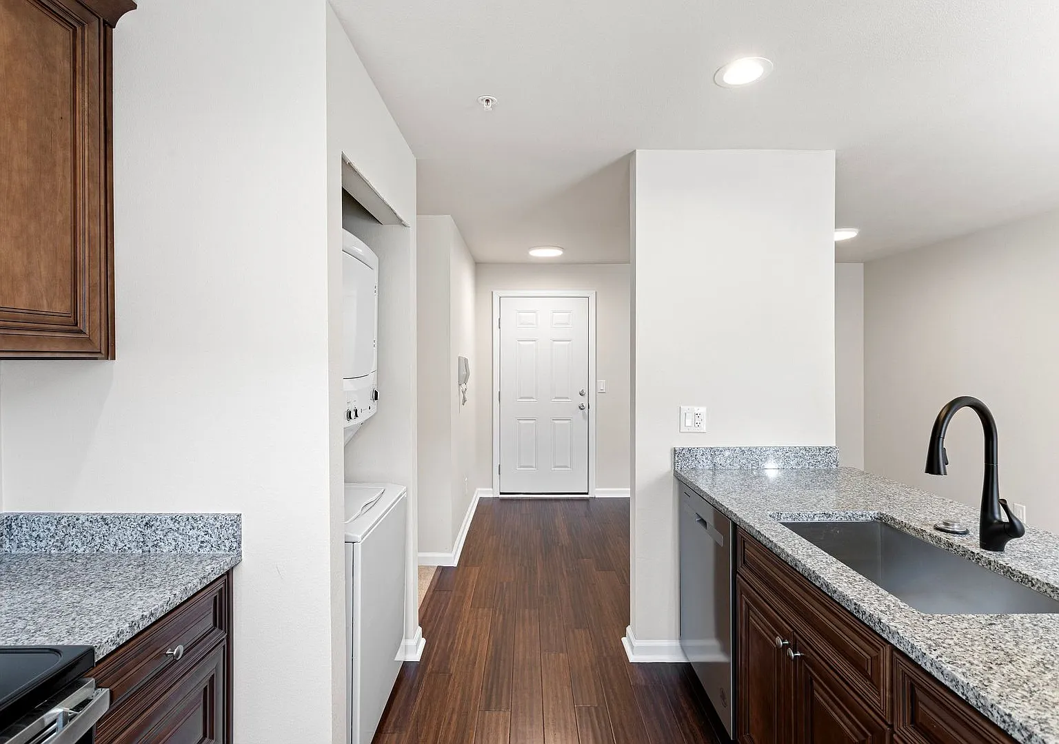 Park Place Apartments — Photo 3