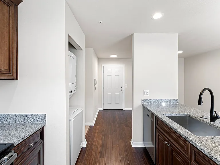 Park Place Apartments — Photo 3