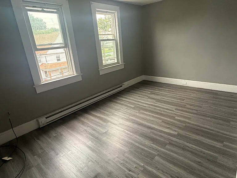 320 New York St #3 — Photo 4