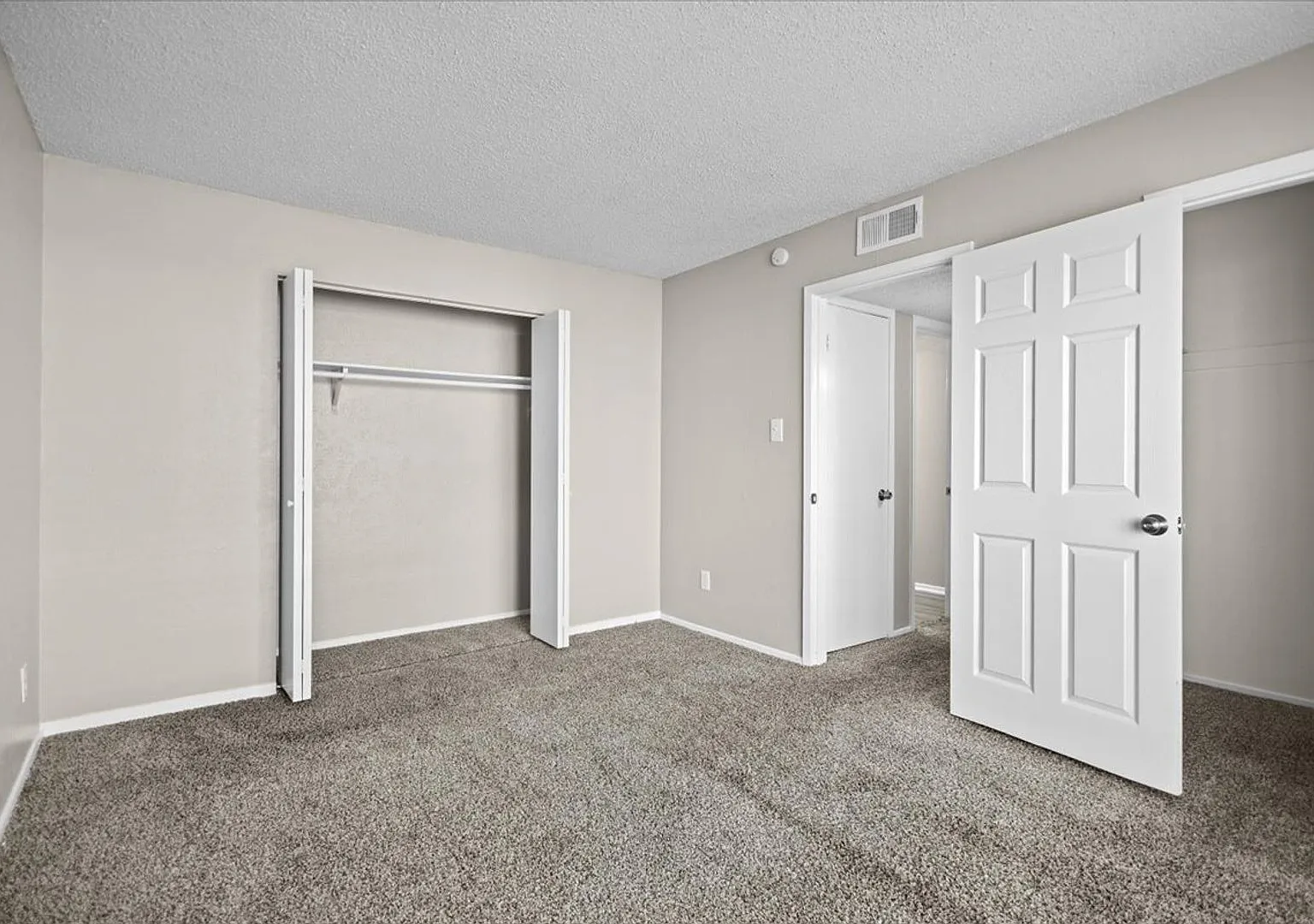 Broadway Reserve Apartments A Fresh, Revitalized Home in Tyler, TX — Photo 4