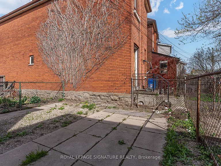 212 Wellington St N #BASEMENT — Photo 16