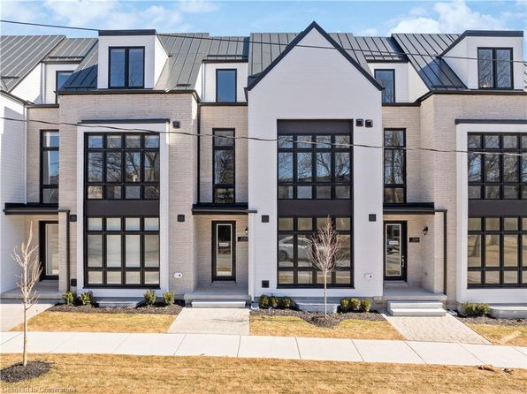 2282 Sovereign St, Oakville, ON L6L 1L5
