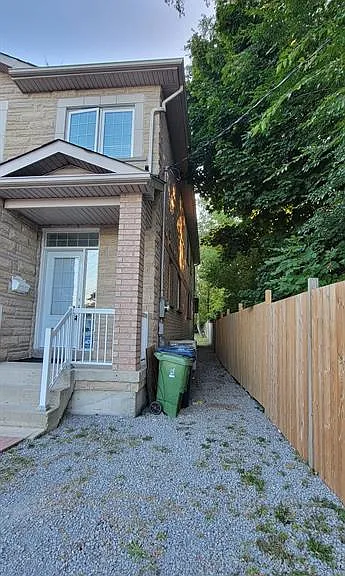 1721 Ellesmere Rd #UPPER — Photo 14