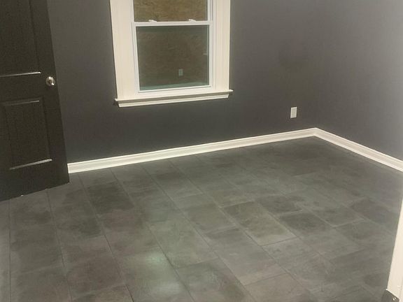 5th image of 1037 E Walthal Cir