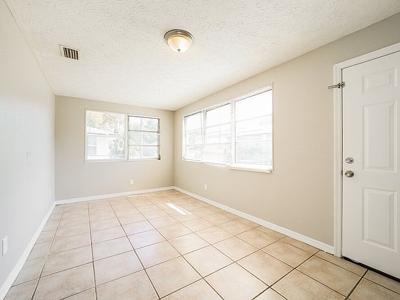 3rd image of 3716 Ionia St