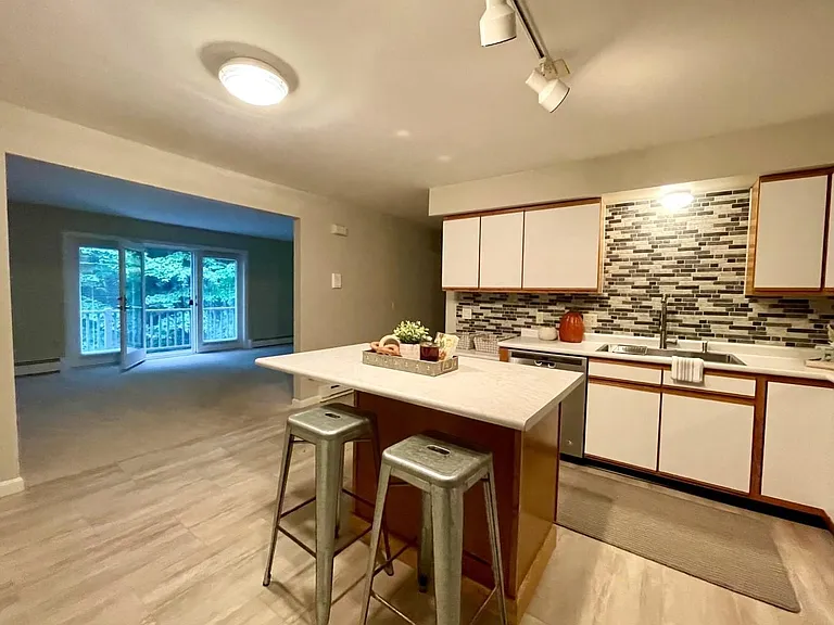 235 Evergreen Dr — Photo 4