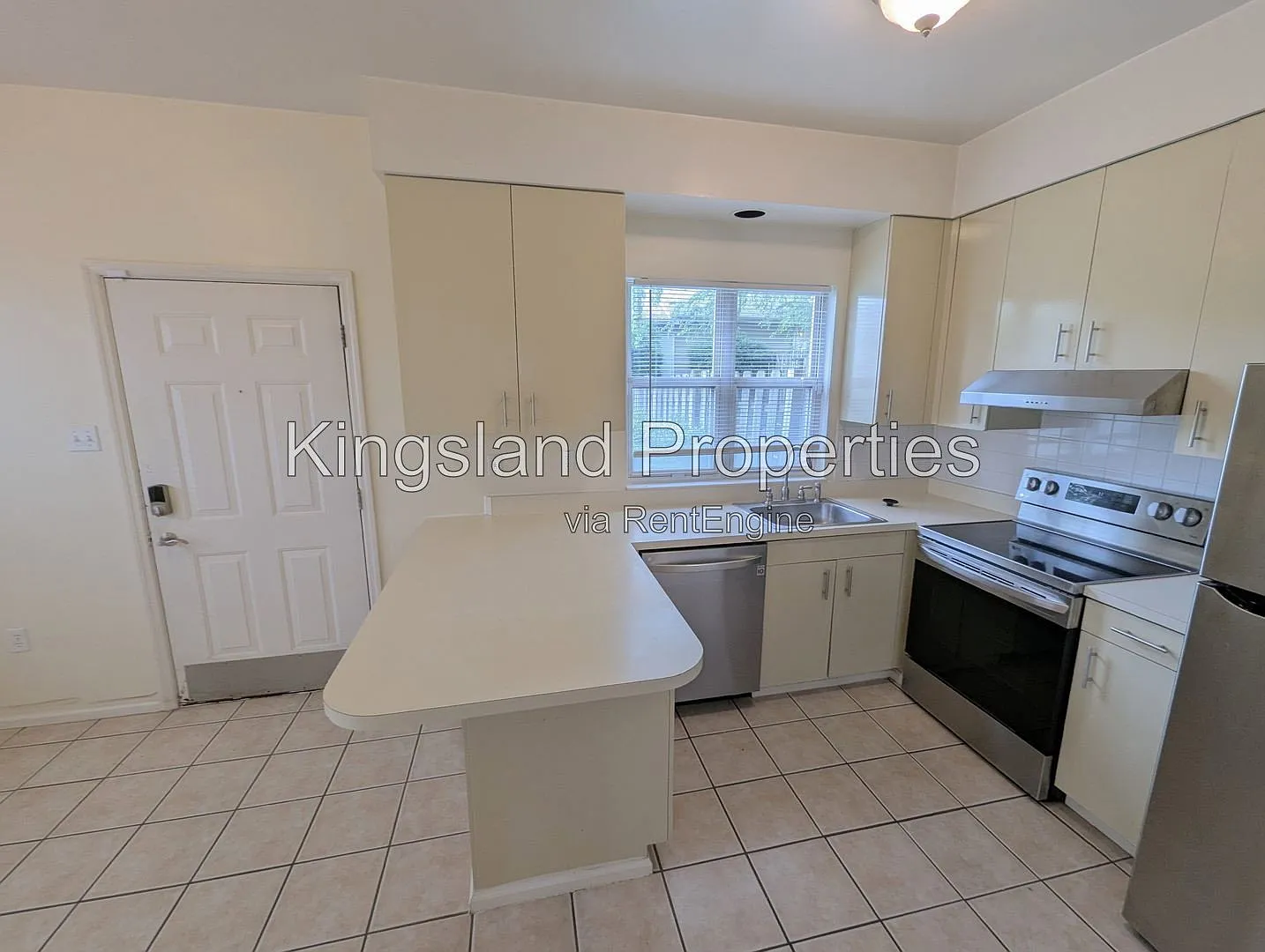 2 bed, 2.5 bath, 1216 sqft, $1,600 — Photo 4