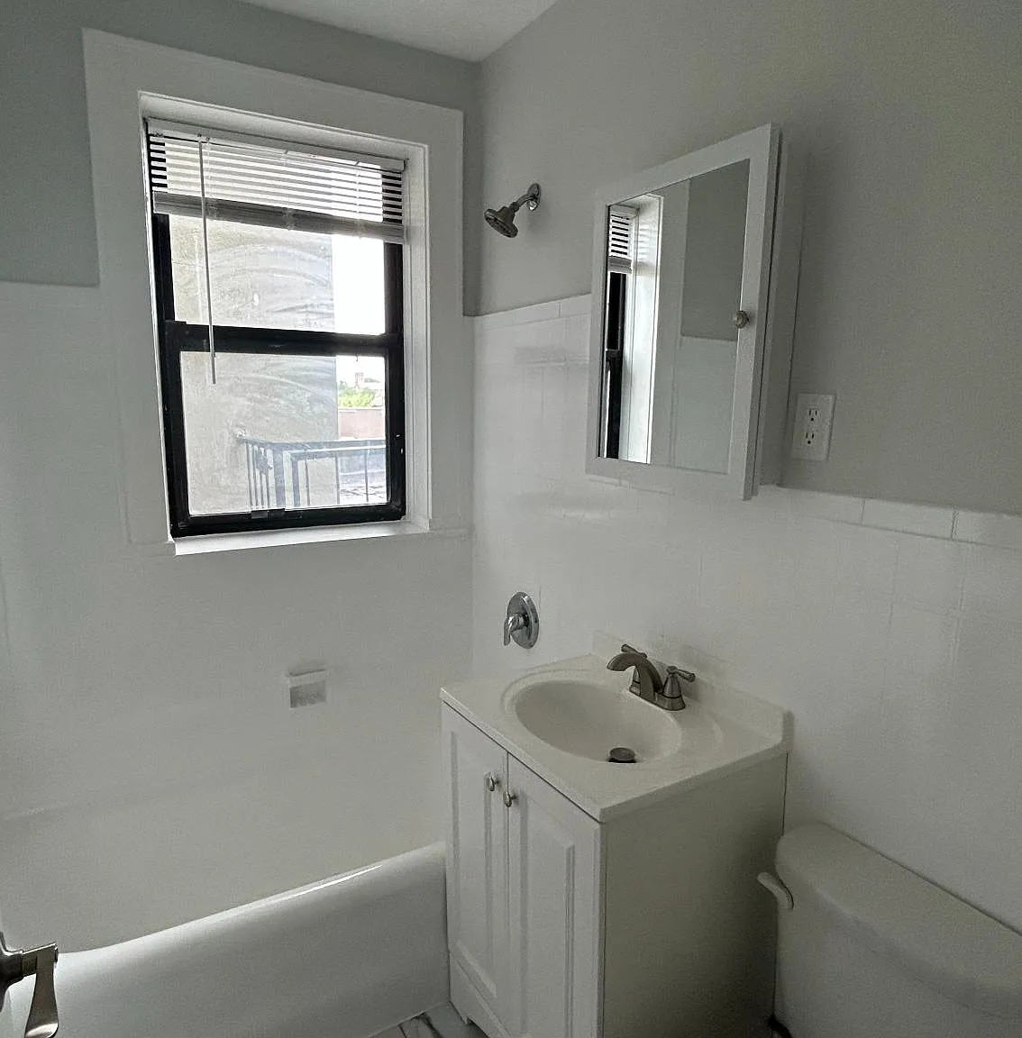 West Clinton Apartments — Photo 4