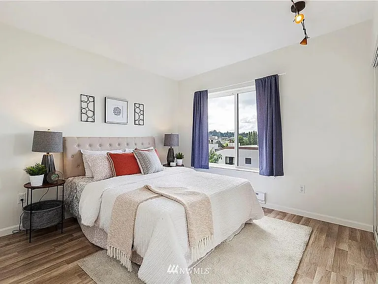 2117 N 107th St #402 — Photo 14