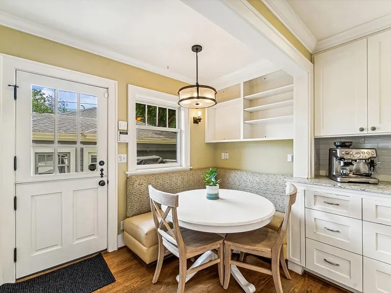 Breakfast Nook
