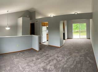 8 Drake Dr, Amelia, OH 45102