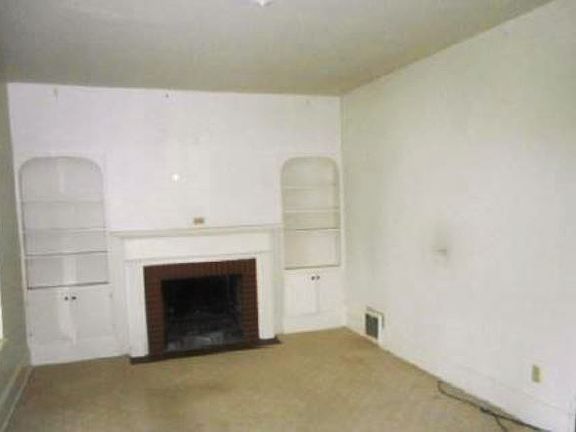 2nd image of 157-159 Meadowbrook Ave