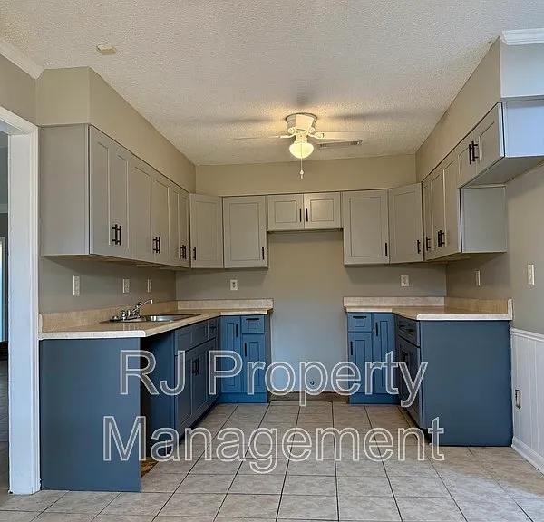 4521 Stony Point Dr — Photo 13