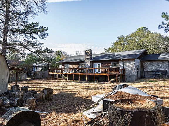 5th image of 1006 Rikkity Ln